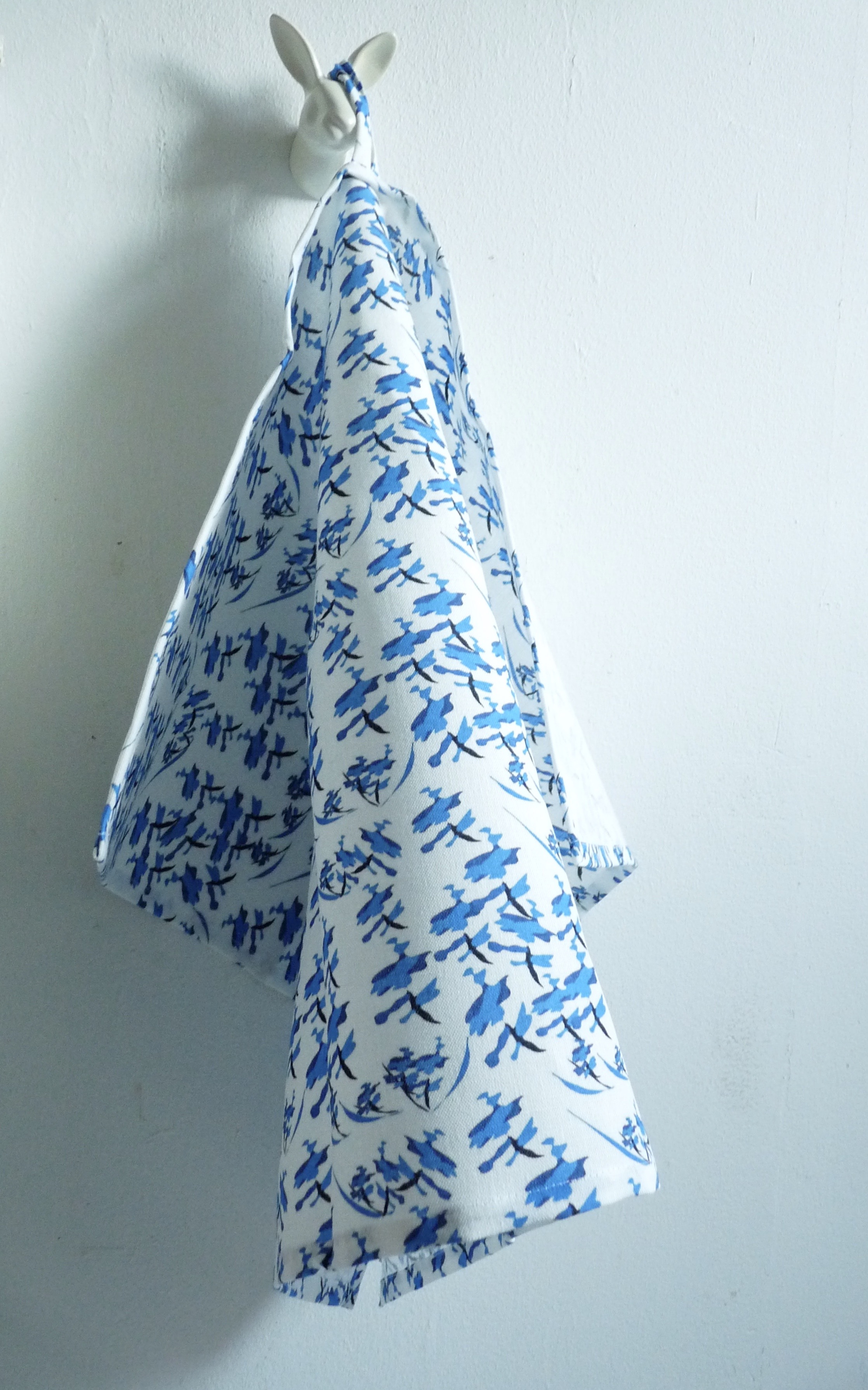 tea towel and dish cloth set;
Blue Branch