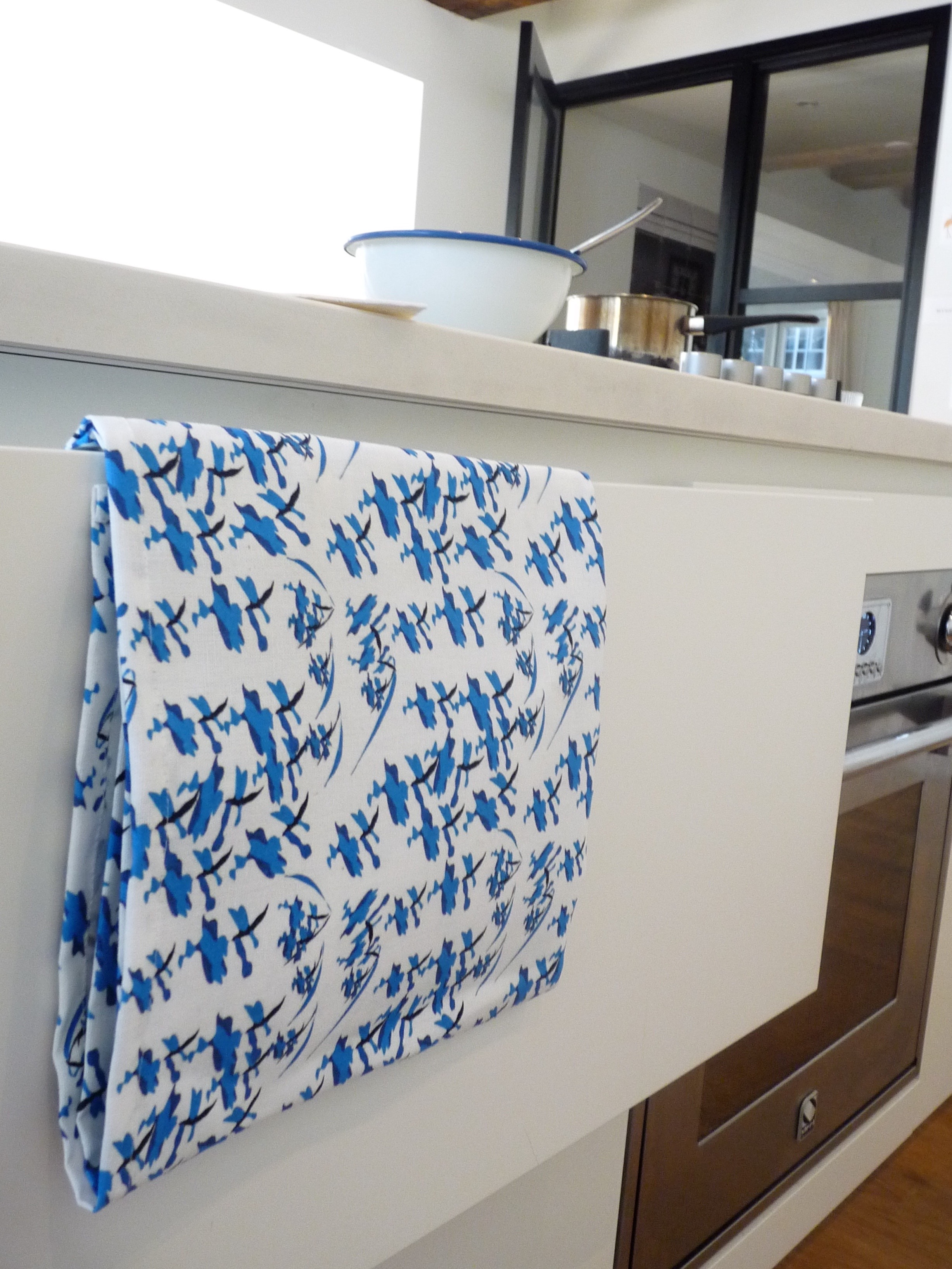 tea towel and dish cloth set;
Blue Branch