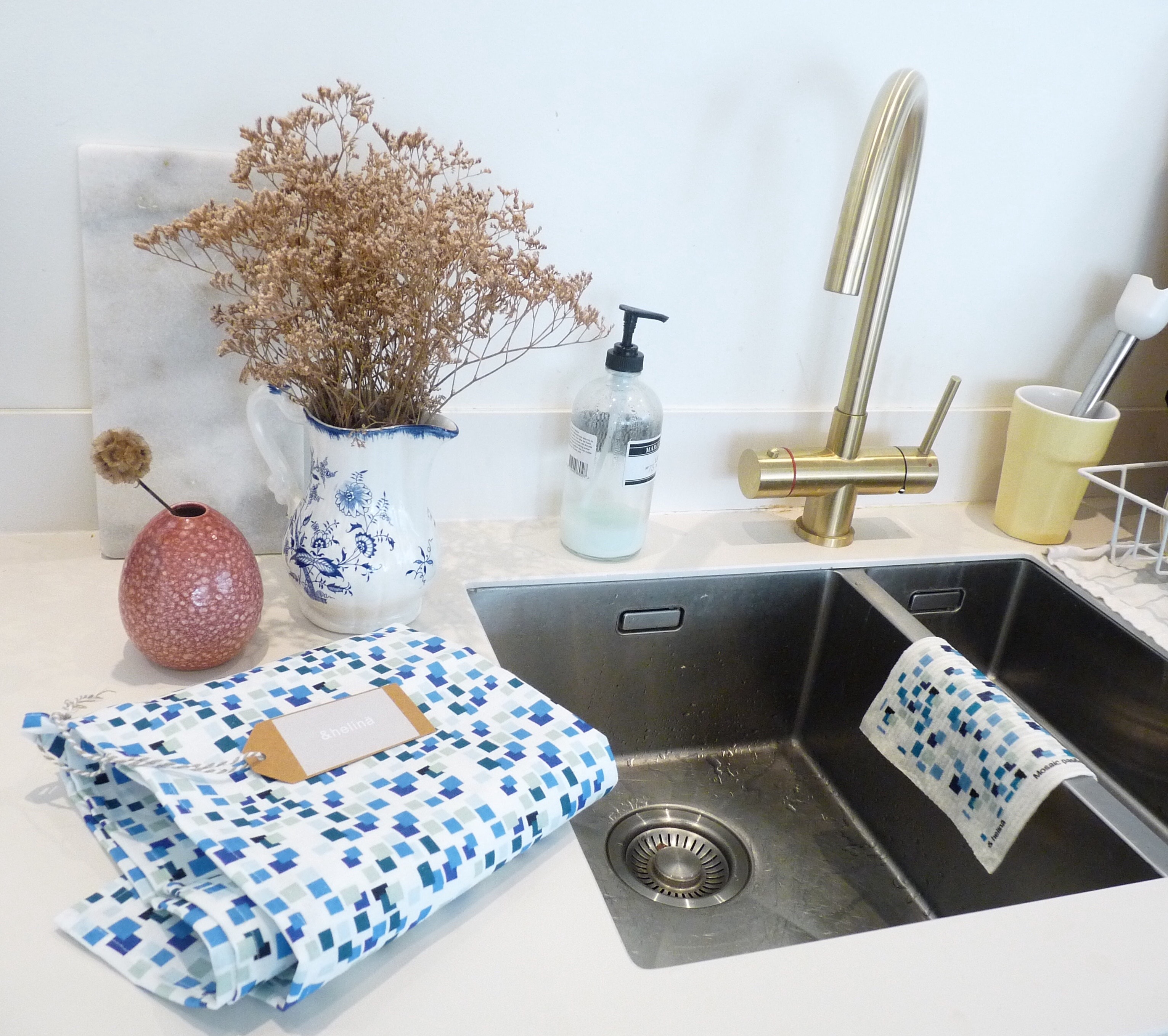 tea towel and dish cloth set;
Mosaic Pacific