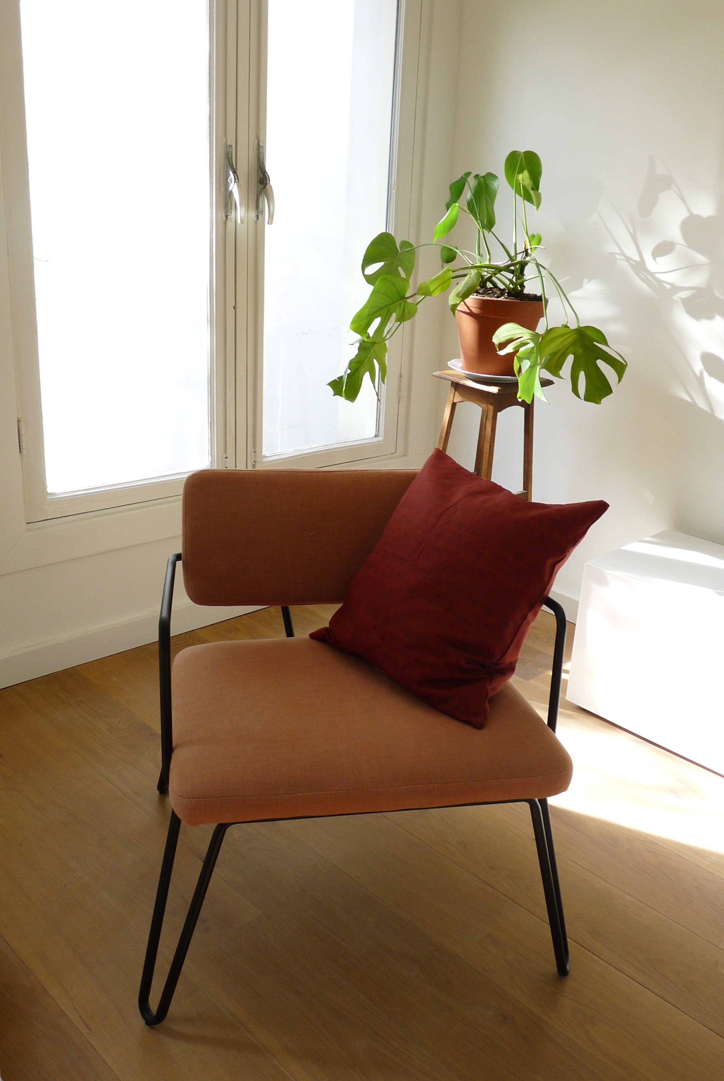 cushion cover;
Rusty red sand